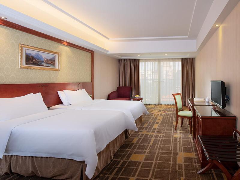 Vienna Hotel Dongguan Hou Street Wanda Plaza Екстер'єр фото