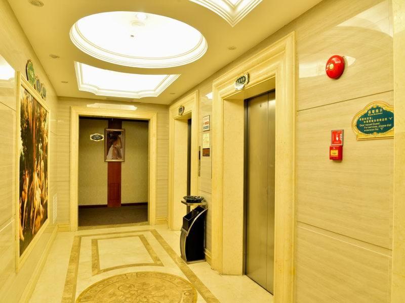 Vienna Hotel Dongguan Hou Street Wanda Plaza Екстер'єр фото